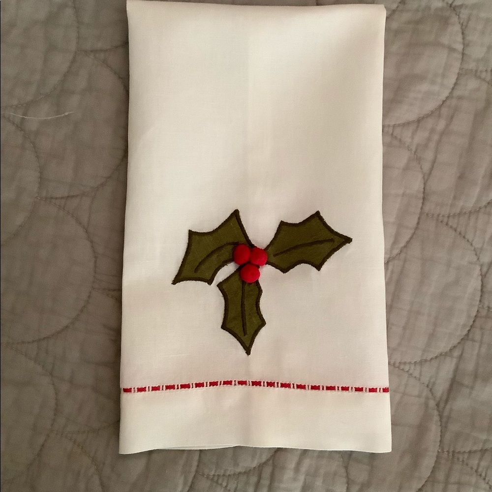 Christmas Holly Guest Towel NEW